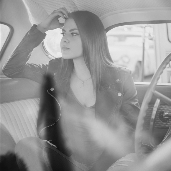 Meet your Posher, Rebecca - Picture 2 of 2